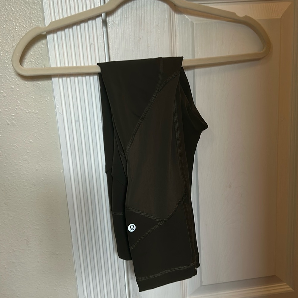 Mid rise crop 22” Lululemon olive leggings